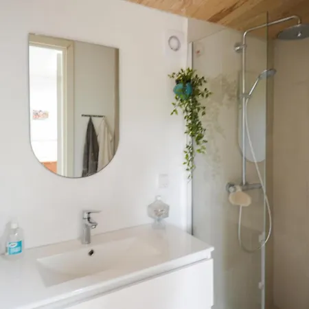 3 Bedroom Awesome In *